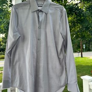 Men’s light gray dress shirt